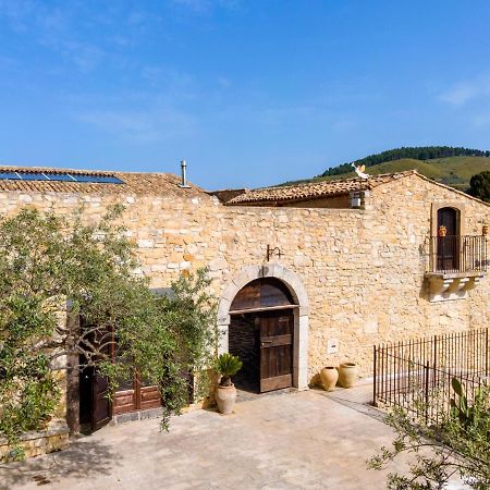 Masseria Fortificata Lo Zafferaneto Buccheri Ngoại thất bức ảnh
