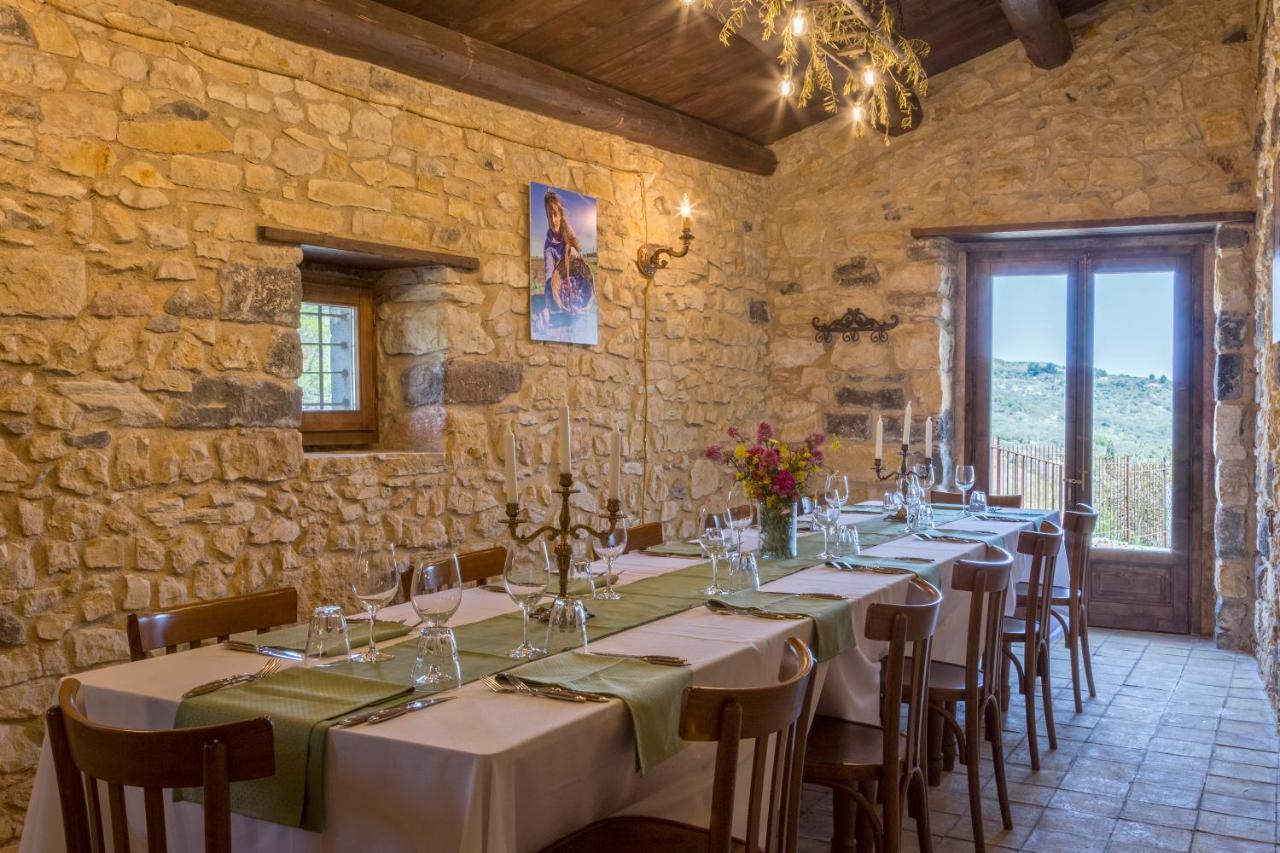 Masseria Fortificata Lo Zafferaneto Buccheri Ngoại thất bức ảnh