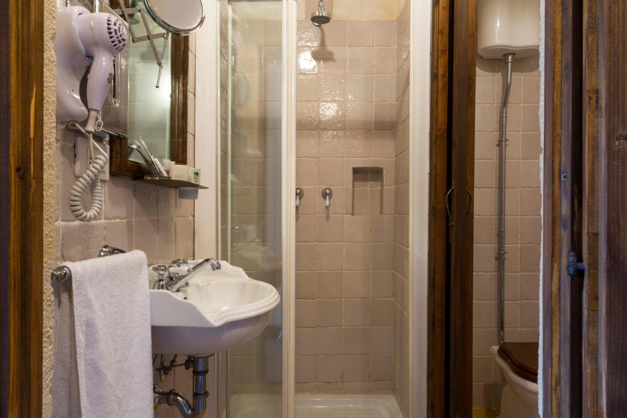 Masseria Fortificata Lo Zafferaneto Buccheri Ngoại thất bức ảnh