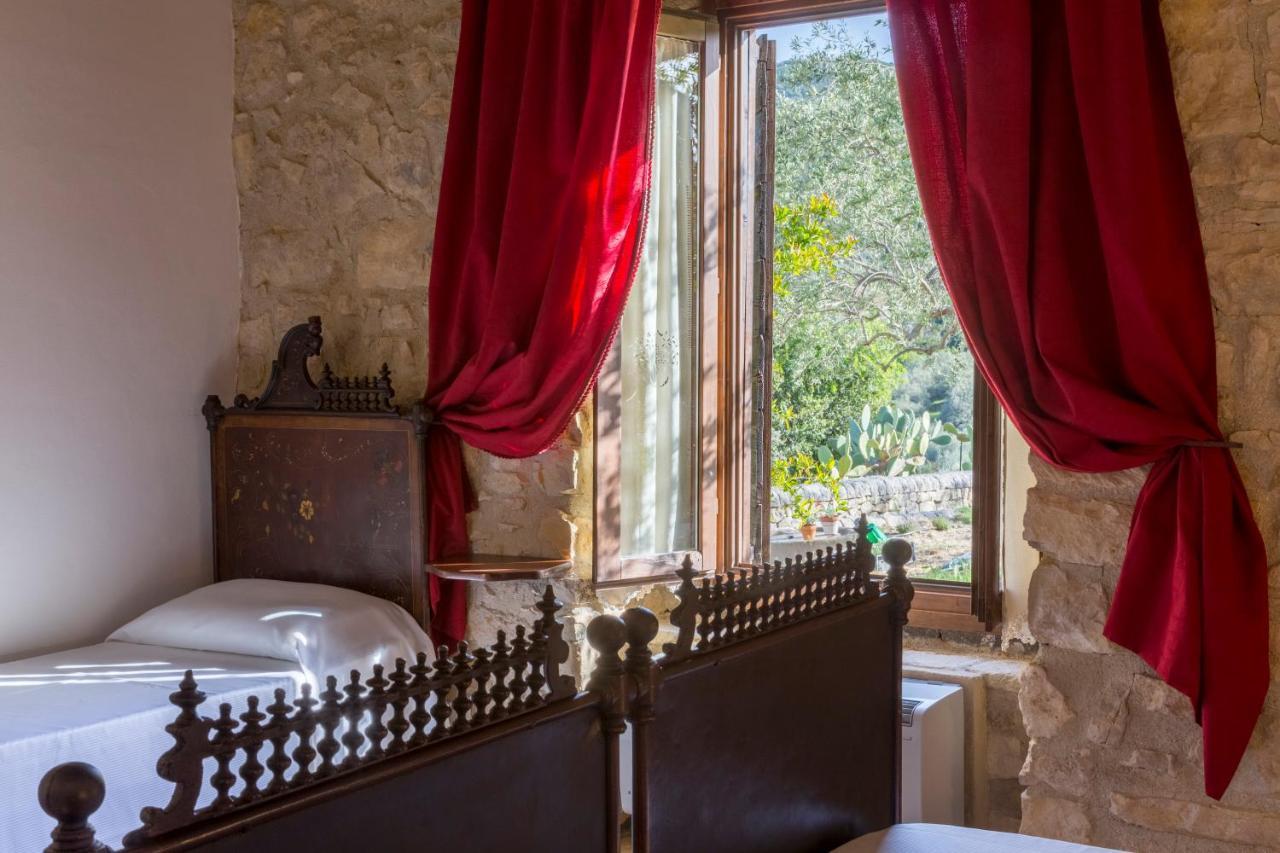 Masseria Fortificata Lo Zafferaneto Buccheri Ngoại thất bức ảnh