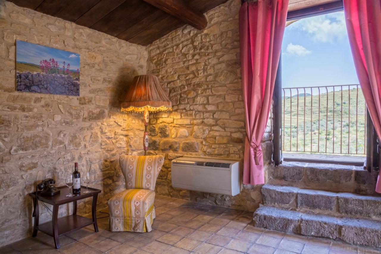 Masseria Fortificata Lo Zafferaneto Buccheri Ngoại thất bức ảnh