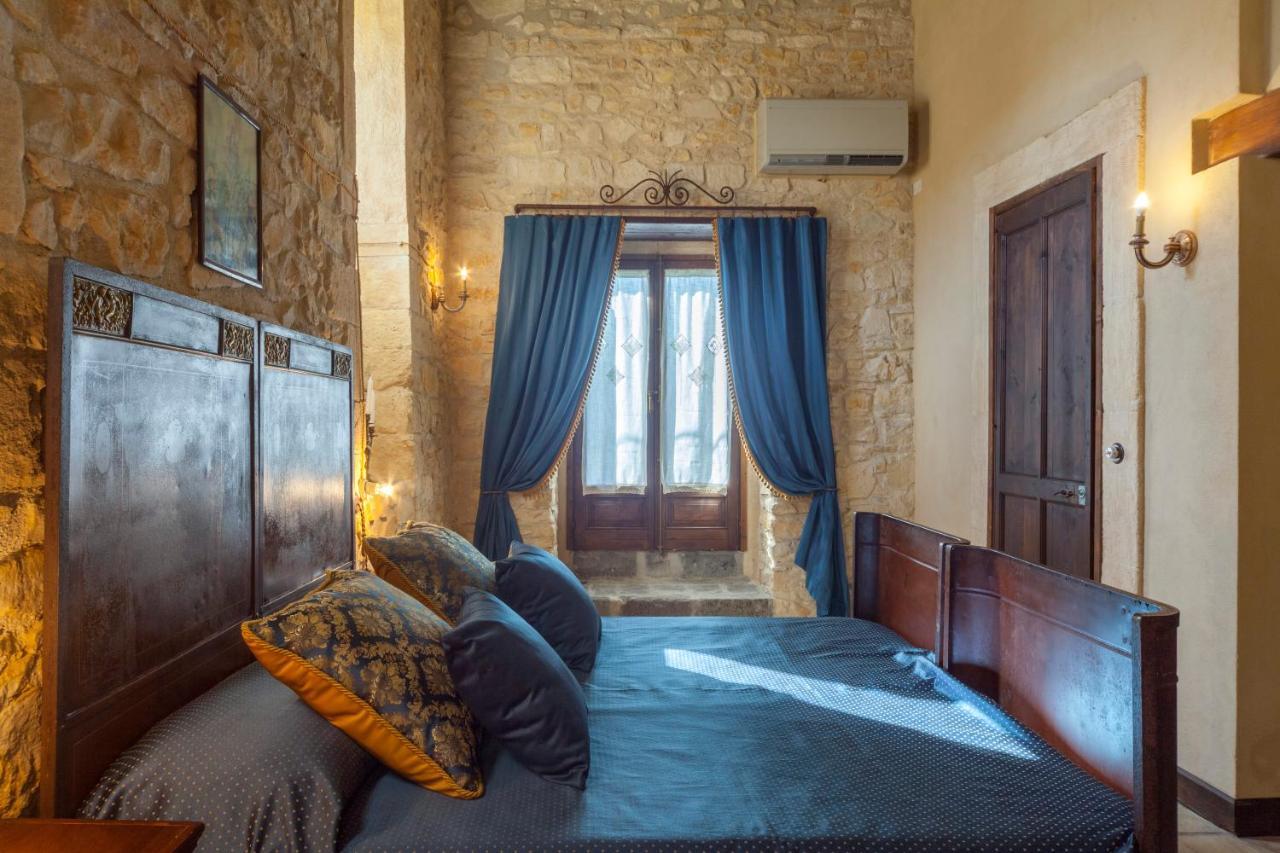Masseria Fortificata Lo Zafferaneto Buccheri Ngoại thất bức ảnh