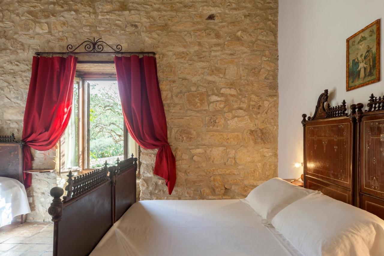 Masseria Fortificata Lo Zafferaneto Buccheri Ngoại thất bức ảnh