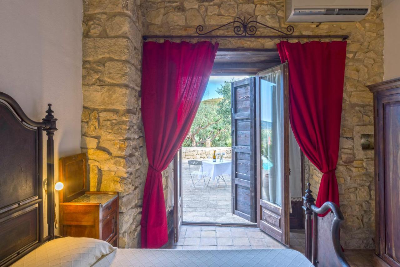 Masseria Fortificata Lo Zafferaneto Buccheri Ngoại thất bức ảnh