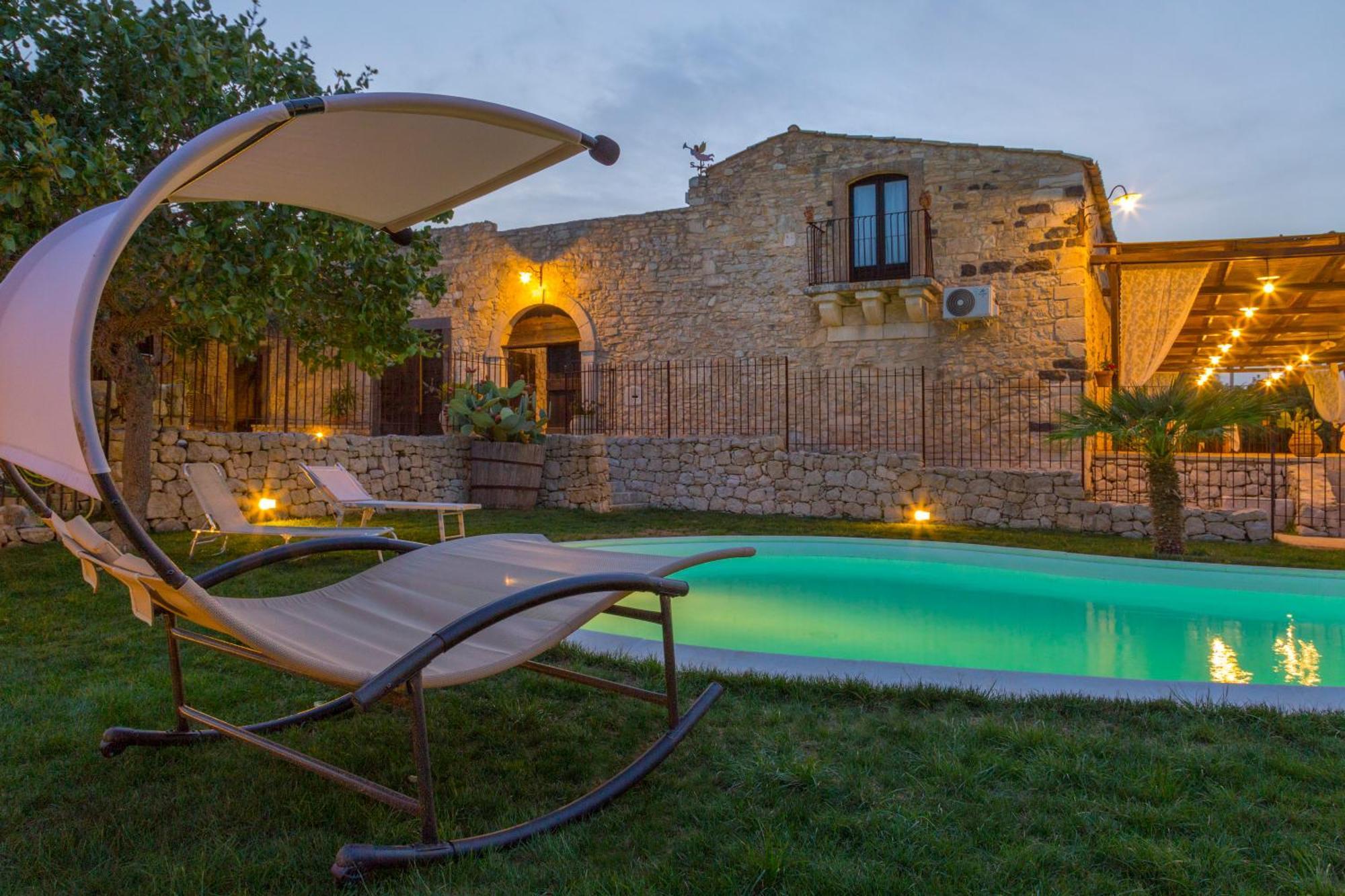 Masseria Fortificata Lo Zafferaneto Buccheri Ngoại thất bức ảnh